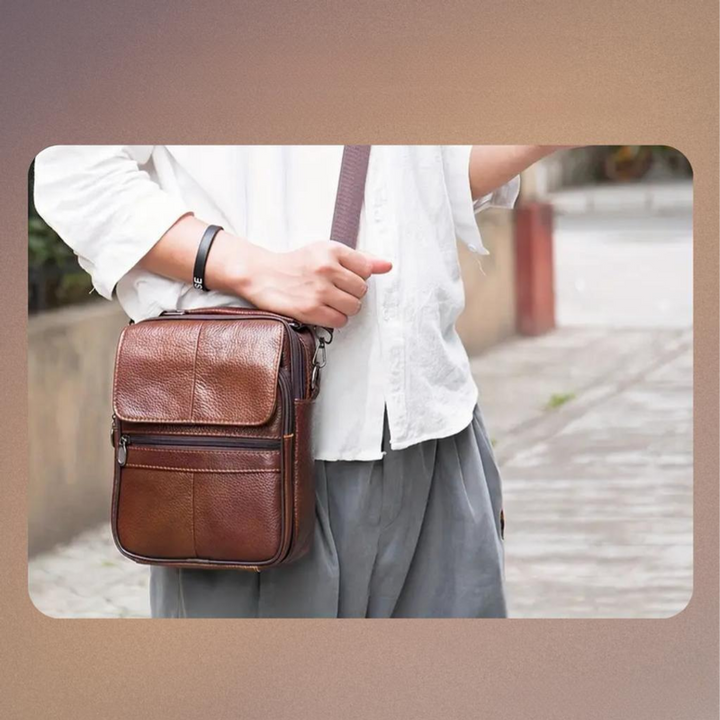 Daniel | Classic Messenger Bag