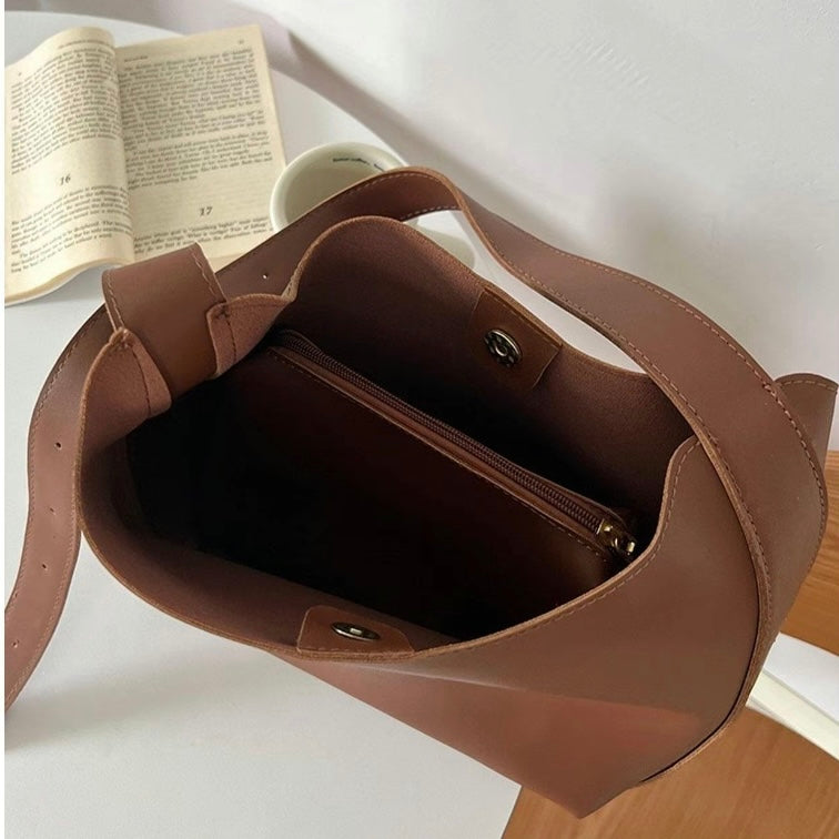 Céline | Minimal Daily Hobo