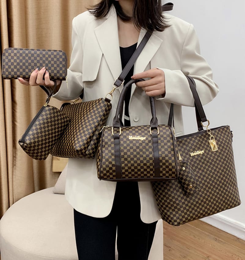 Monique | Signature Travel Collection