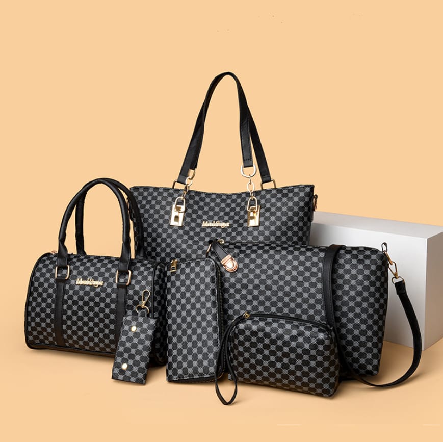 Monique | Signature Travel Collection